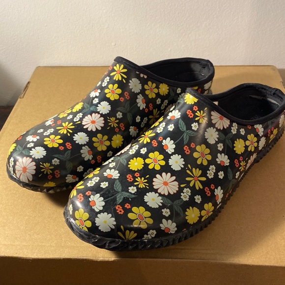 Western Chief Shoes - Western Chief clogs size 10
